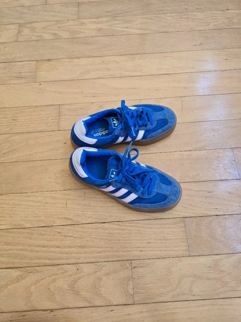 adidas | Samba Bold Blue White Gum Sporty Retro Sneakers | WMS 6